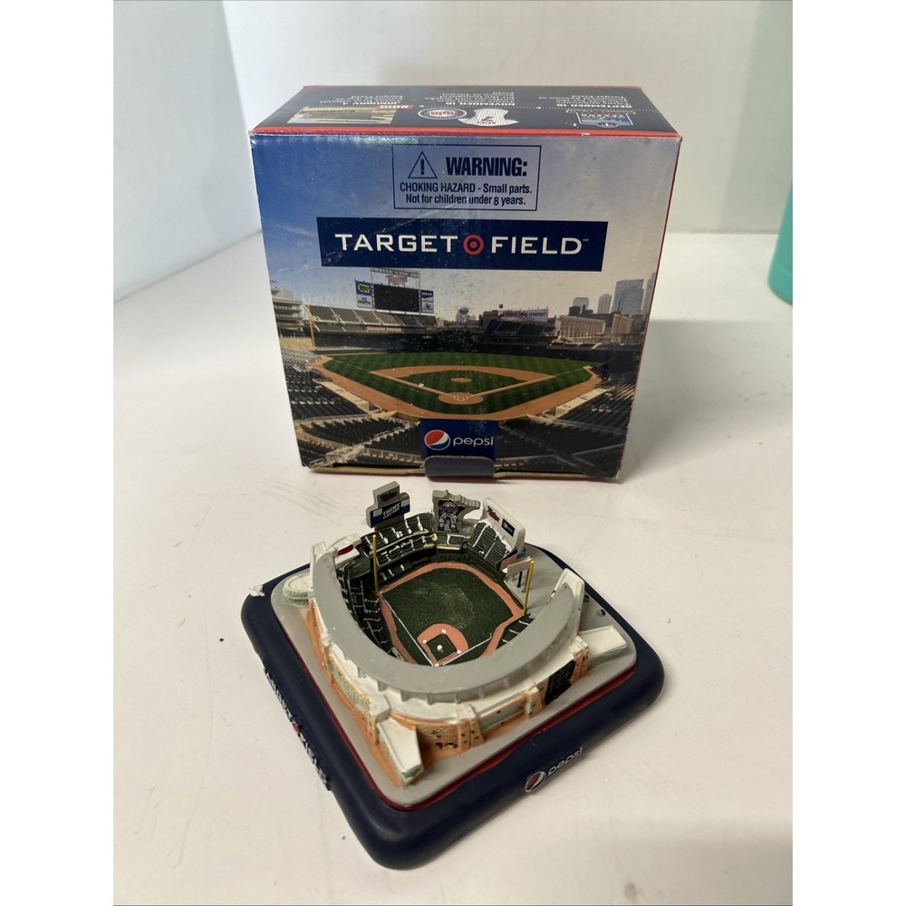 2010 Mini Target Field Ceramic Stadium Replica Minnesota Twins‎ 4"x4" In Box